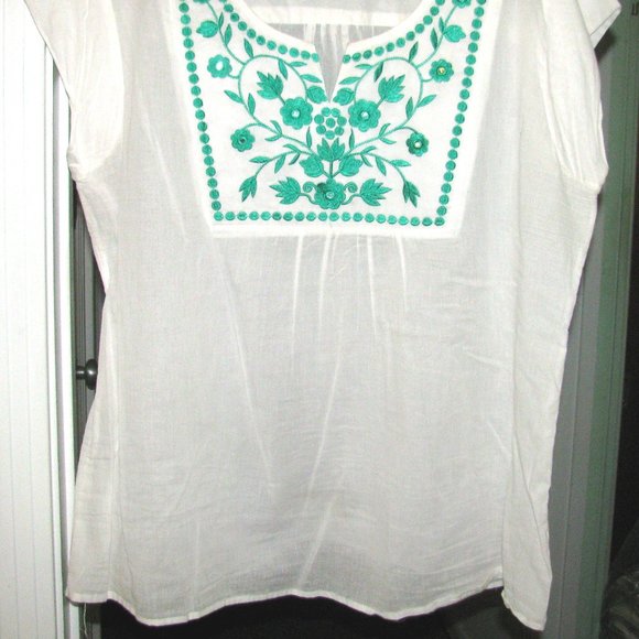 GREEN Trim with Sequins on WHITE Cotton Blouse Size 2X Amanda's Collection - Picture 2 of 2
